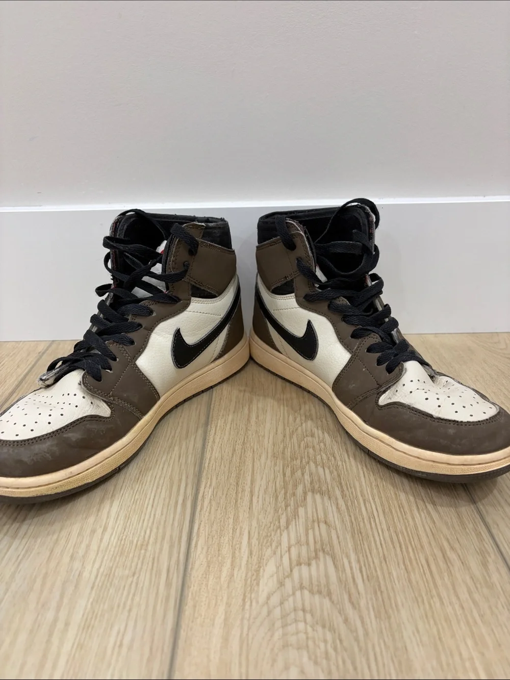 Nike Air Jordan 1 High OG Travis Scott Reverse Swoosh Mocha Brown White Black